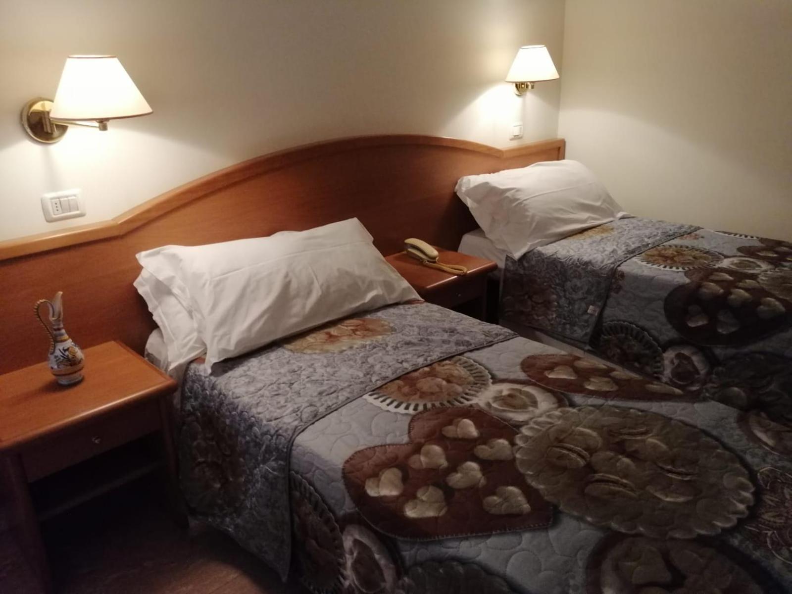 Scacco Matto Hotel Baschi Exterior photo
